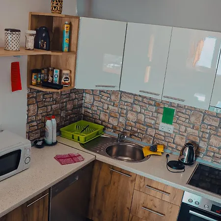 Benjo Apartment *
