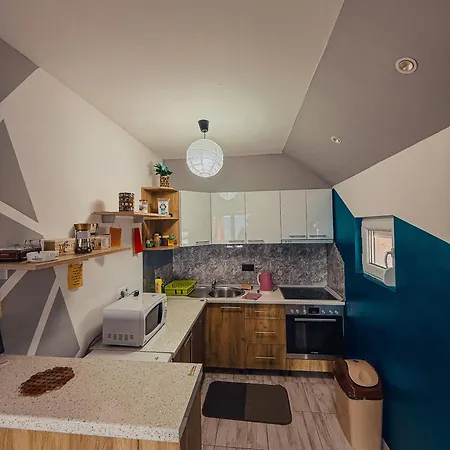 Benjo Apartment *